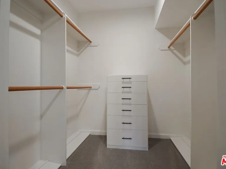 1121 N Beverly Dr — Photo 20