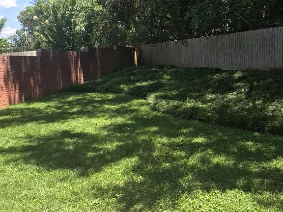 2nd image of 117 Dover Ct