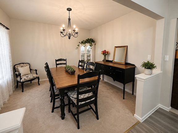 4th image of 18 Hillside Ct N