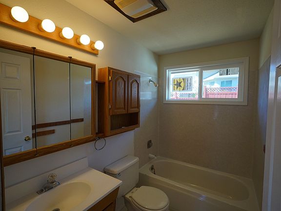5th image of 3599 E East St