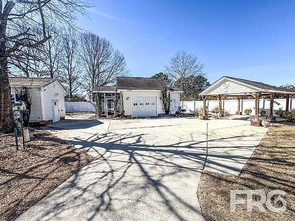 5th image of 2104 Beauvoir Ct
