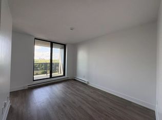 294 Chandler Dr #802, Kitchener, ON N2E 2K1