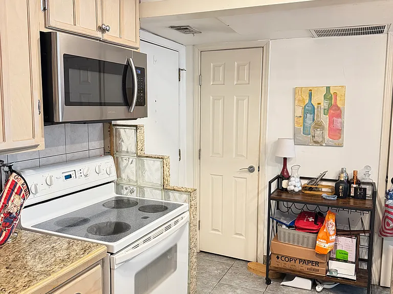 4425 Travis St #109 — Photo 6