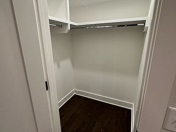 4th image of 510 Proximity Cir