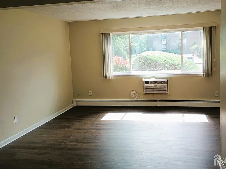 117 Cricket Ln — Photo 3