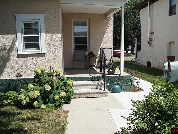 5th image of 1007 N Washington St