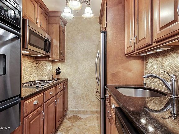 4th image of 225 E 76th St APT 6A