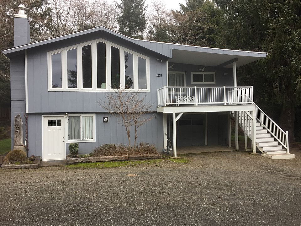 1st image of 1833 NE 10th St
