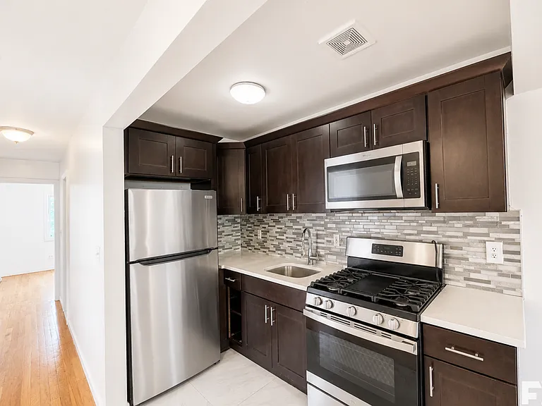 978 De Kalb Ave #3 — Photo 2