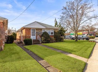 154-04 Willets Point Blvd, Whitestone, NY 11357