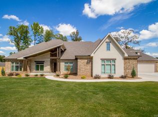 217 Lake Valley Dr, Maumelle, AR 72113