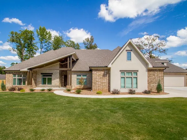 217 Lake Valley Dr, Maumelle, AR 72113