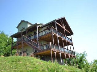 821 Village Loop, Gatlinburg, TN 37738