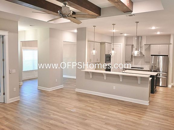 5th image of 1438 E Shores Blvd