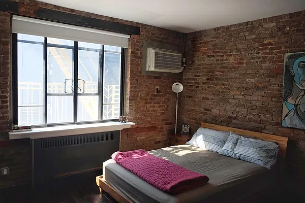 Rented by Bank Neary | media 4