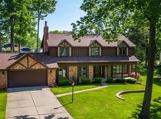 6343 Kings Pointe Rd, Grand Blanc, MI 48439