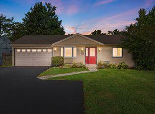 188 Oakwood Dr, Antioch, IL 60002