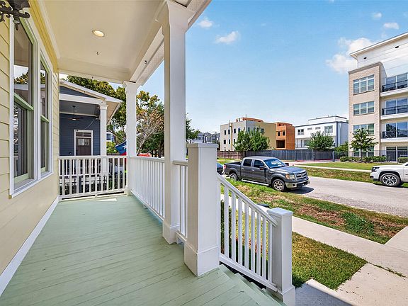 3rd image of 432 W 25th St
