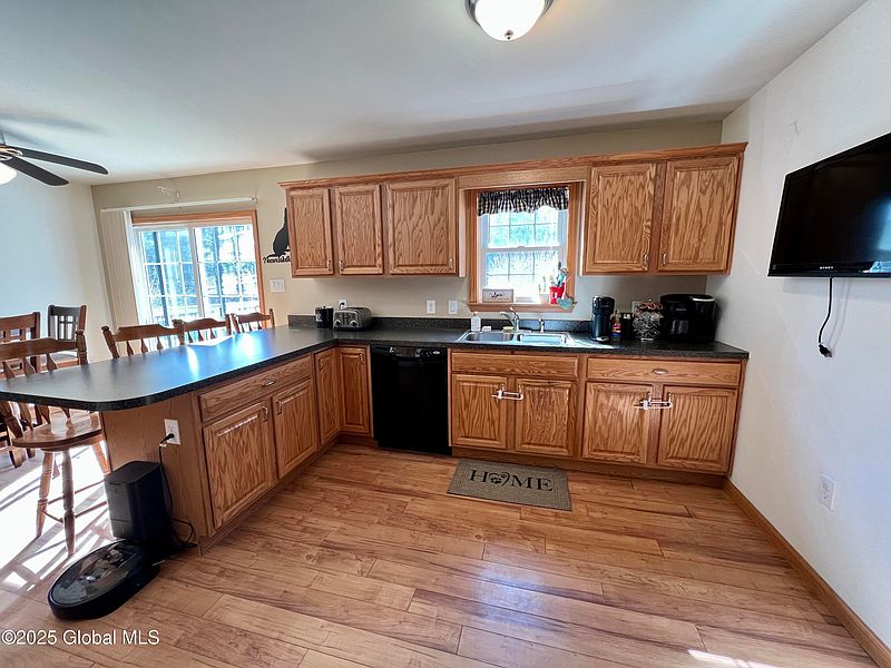 2nd image of 2037 Amsterdam Road