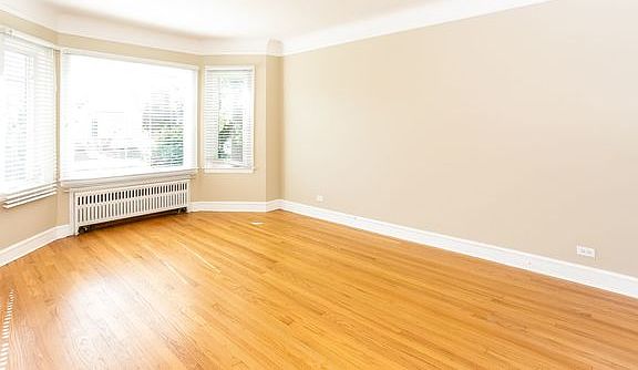 2nd image of 2904 N Melvina Ave