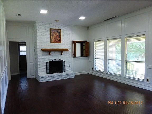 3rd image of 1508 Woodcreek Dr