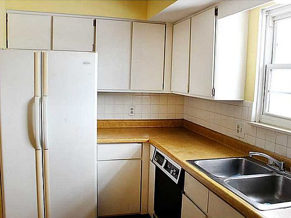 3rd image of 640 Kitrina Ave APT 3