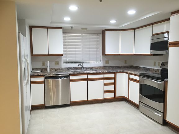 2nd image of 1162 Carmel 150 Cir
