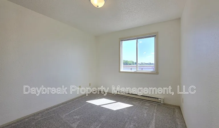 2414 3rd Ave N #11 — Photo 8