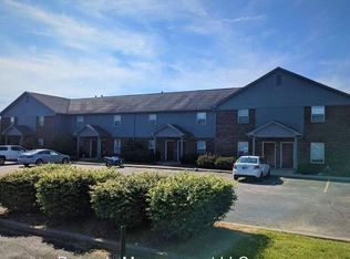 601 Wood Dale Ter UNIT B, Greenwood, IN 46142