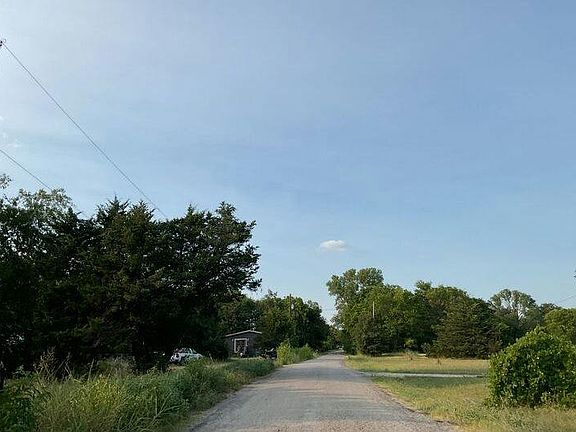 4th image of 514 Meadowview Ln