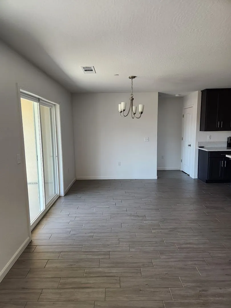 Beautiful brand NEW home for rent in Porterville, Ca — Photo 4