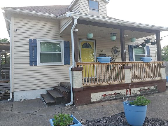 2nd image of 1651 Olive St