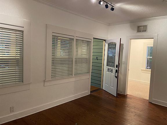 4th image of 808 10th Ave S
