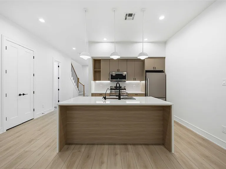 8019 Grandview St #B — Photo 8