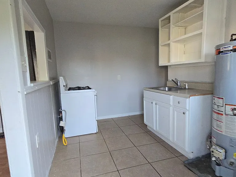 682 Boston St #1 — Photo 5