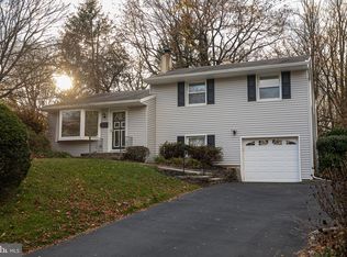 2016 Shadybrook Ln, Feasterville Trevose, PA 19053