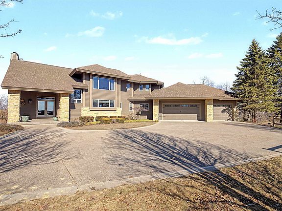 2nd image of 1 E Hoffman Rd