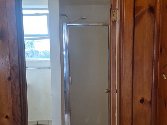 5th image of 514 Riverside Dr #3