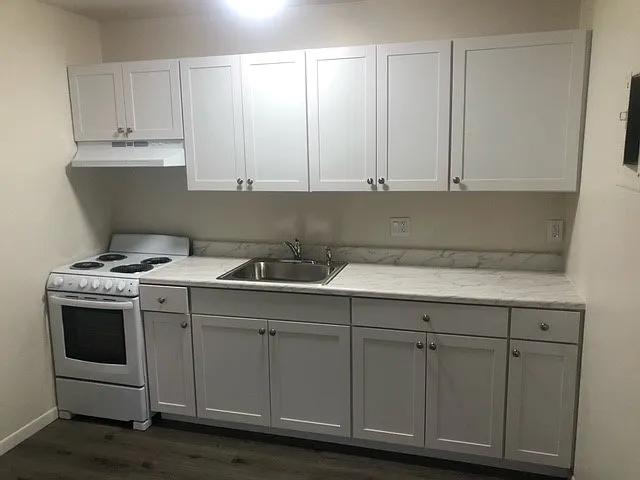 Maple Court Apartments — Photo 18