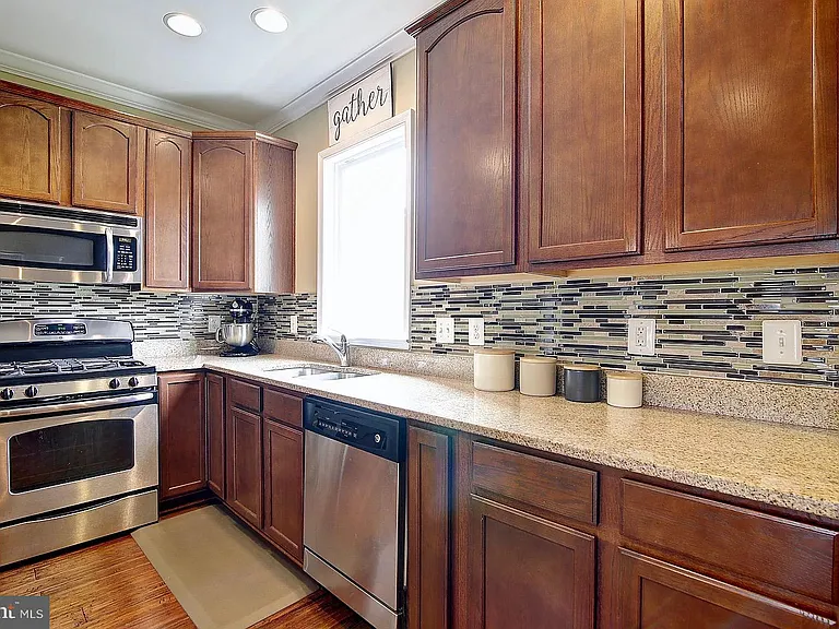 43893 Eastgate View Dr — Photo 14