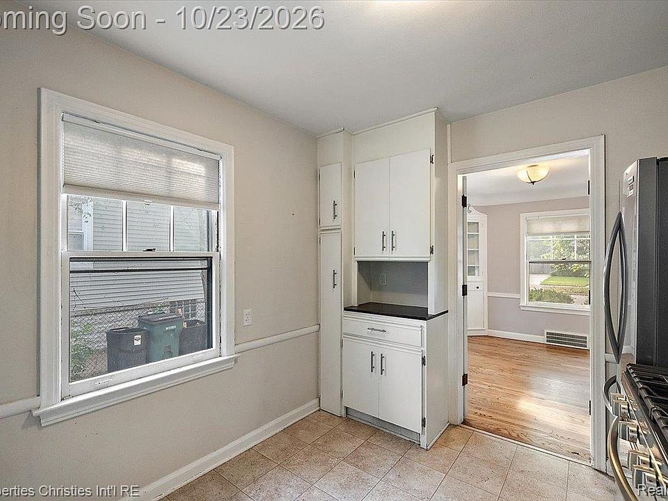 1356 W Troy St, photo 13