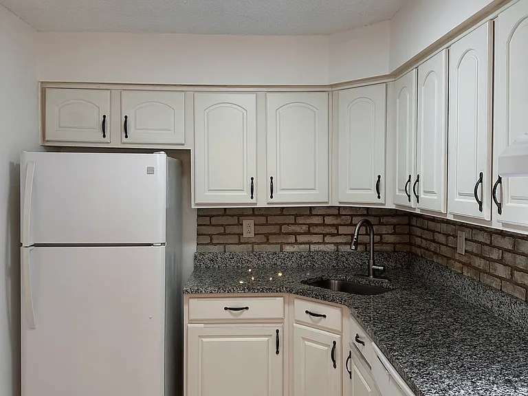 207 Aspen Dr — Photo 10