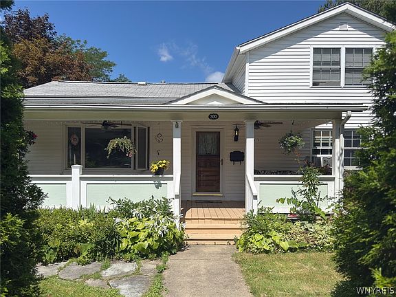 2nd image of 300 Oneida St