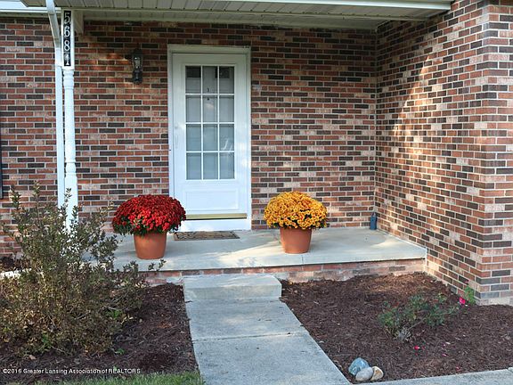 3rd image of 5681 Wood Valley Dr