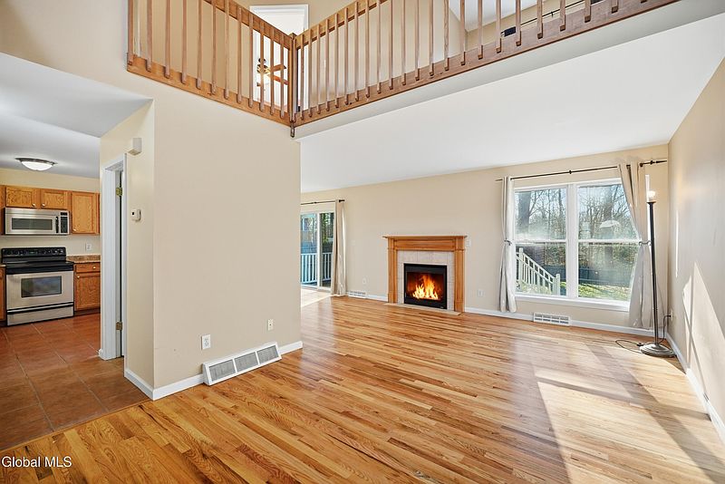 4th image of 1022 Sterling Ridge Drive