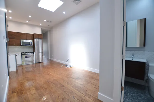 Rented by Miron Realty Group | media 59