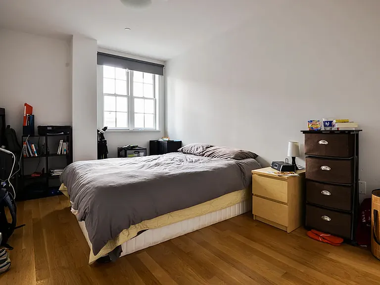 154 N 7th St #301 — Photo 5