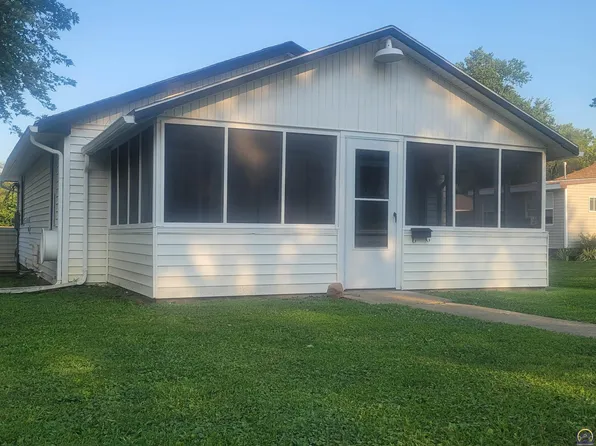 708 Linn St, Valley Falls, KS 66088