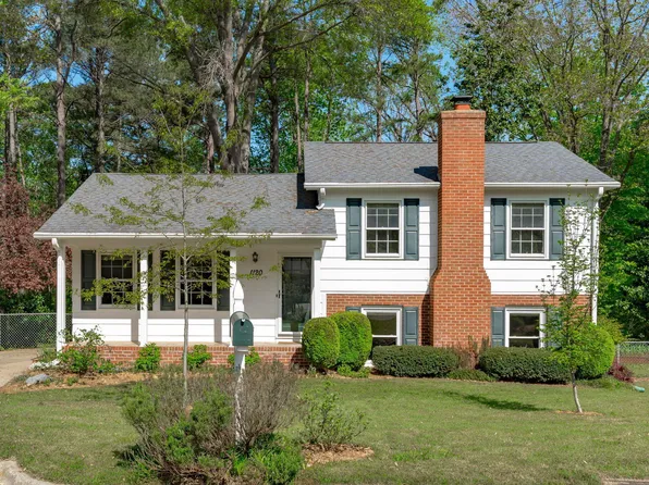 1120 Shetland Ct, Raleigh, NC 27609