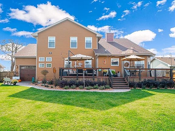 3rd image of 526 Mallard Ct